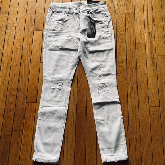 New! Refuge Skinny Boyfriend Distressed Jeans - Picture 2 of 6